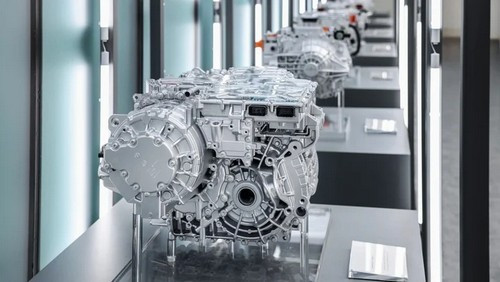 Geely представила первый в мире привод Thunder 16-in-1: 93,8% КПД, меньше деталей и дебют на Galaxy TT