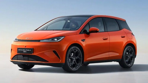 BYD Dolphin G показав салон до європейського запуску: мінімум зайвого й кілька фізичних кнопок