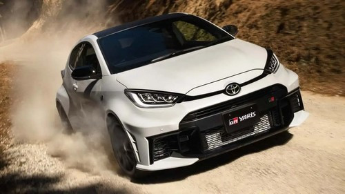 Toyota GR Yaris 2026 став точнішим: нове кермо, чіпкі шини та ціна від 47 590 євро