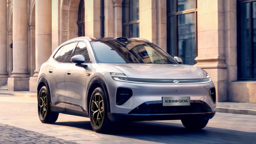 Changan Nevo Q06 вийшов на ринок Китаю: до 443 к. с. і ціна від 20 880 доларів