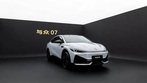 Volkswagen ID. Unyx 07: німецький бренд робить ставку на технології Xpeng і ціну від 16 200 доларів