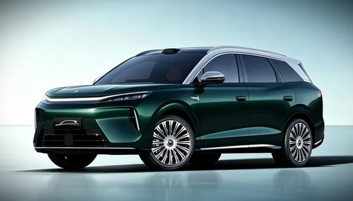 BYD показала 8 Series Tang EV: новый большой SUV получил 300 кВт, 250 км/ч и заявленный запас хода свыше 800 км