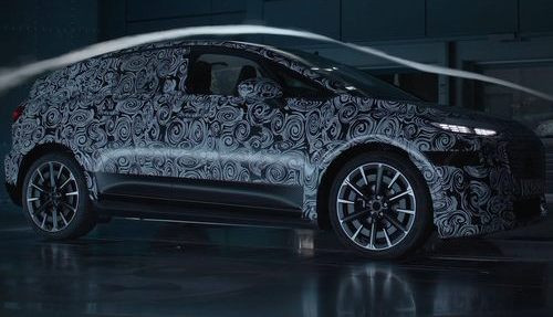 Audi готує маленький електрокросовер A2 e-tron: модель уже показала себе на зимових тестах Audi готує маленький електрокросовер A2 e-tron: модель уже показала себе на зимових тестах