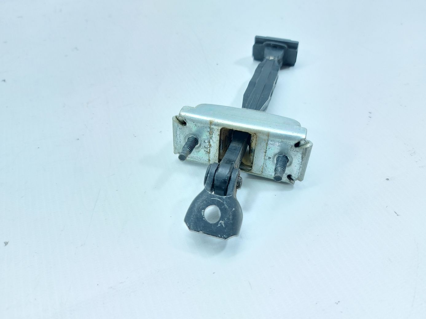 200 Ограничитель двери задней правой Chrysler 200 2015-2017 68145322AE Chrysler 200 3