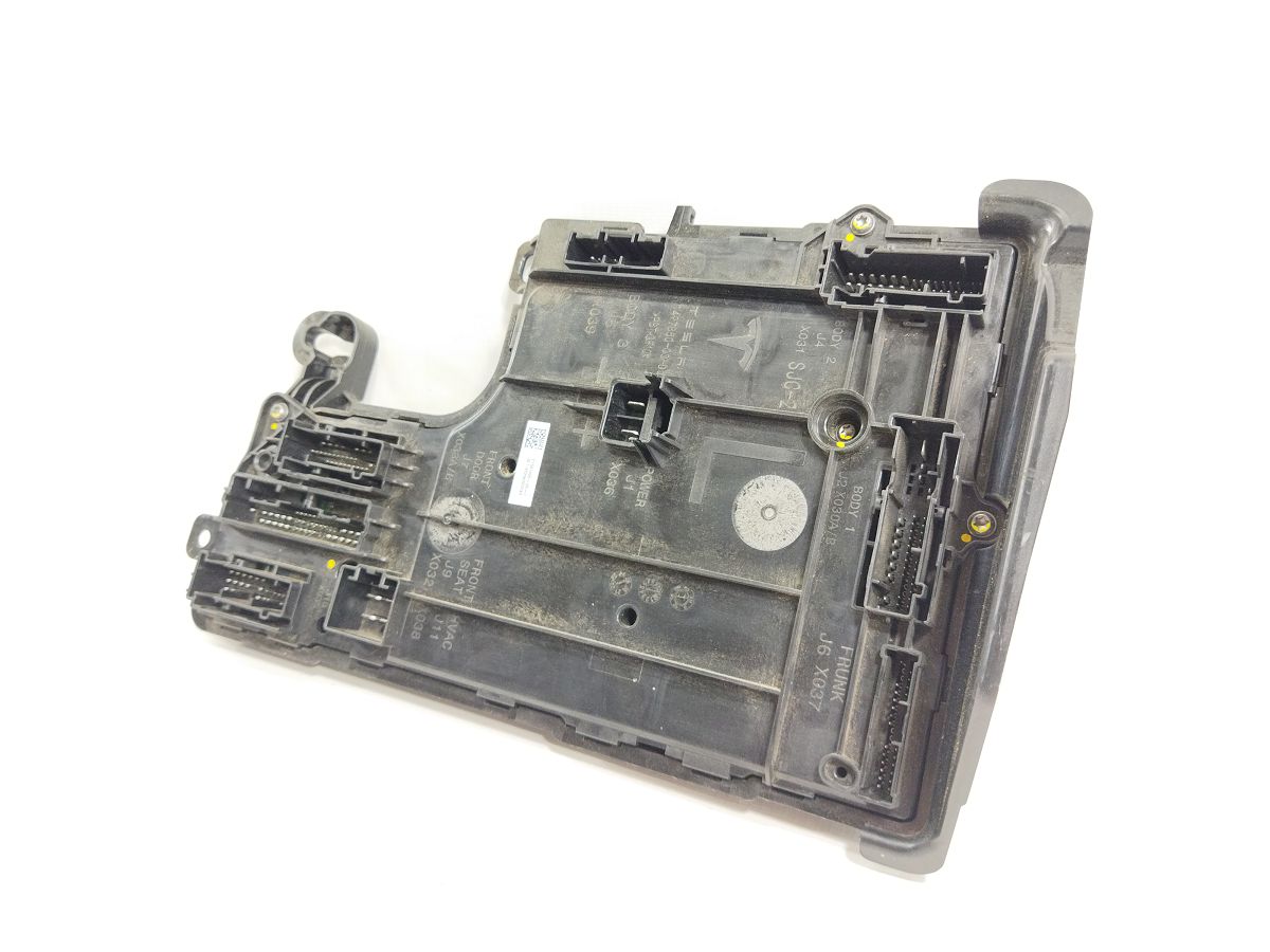 Model 3 Контроллер низкого напряжения левый Tesla Model 3 2018-2024 156745500B Tesla Model 3 3