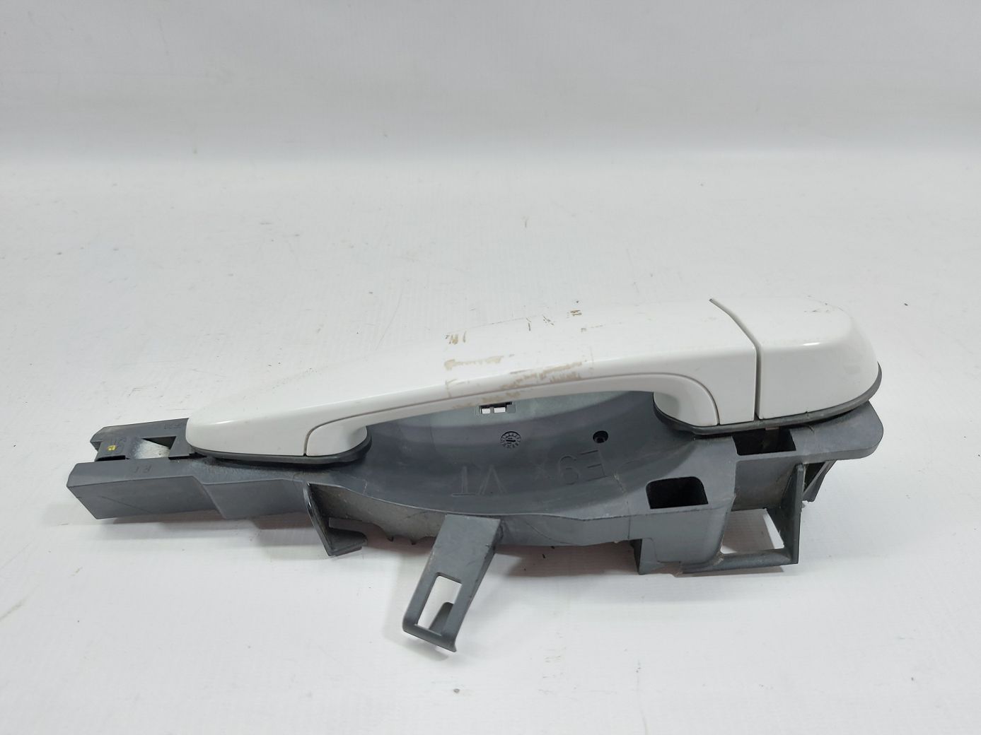 328i xdrive Ручка дверей передньої правої зовнішня (біла) BMW 328i xDrive 2009-2015 51210445184 BMW 328i xDrive 3 328i xdrive Ручка дверей передньої правої зовнішня (біла) BMW 328i xDrive 2009-2015 51210445184 BMW 328i xDrive 3