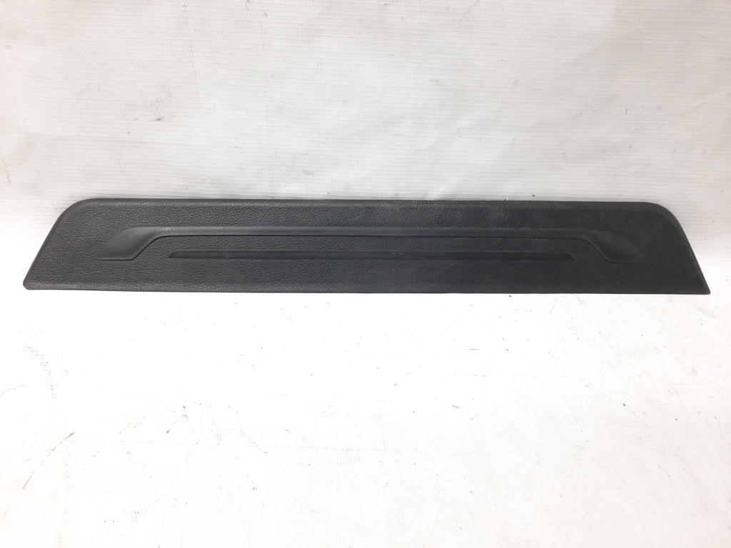 Forte. Накладка порога переднего правая (декор) Kia Forte 2014-2018 85882A7000 Kia Forte