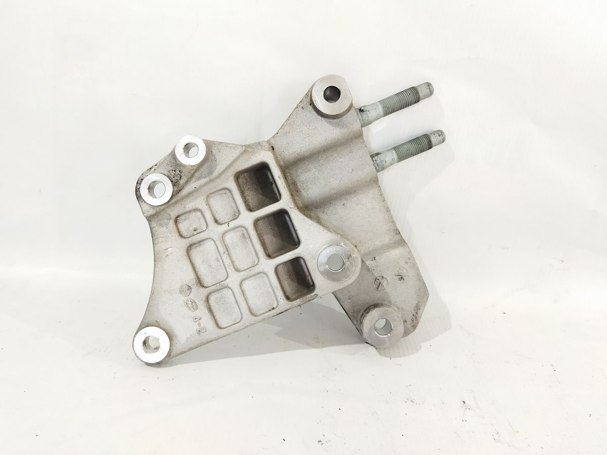 Optima Кронштейн двигуна правий Kia Optima 2016-2020 216702GGB0 Kia Optima 2