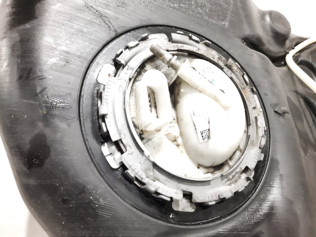 Passat s Бензобак із горловиною Volkswagen Passat S 2012-2016 561201055A Volkswagen Passat S 31