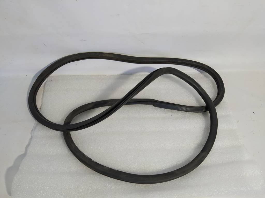 Dart Уплотнительная резинка проёма двери передней левой/правой Dodge Dart 2013-2014 68085076AF Dodge Dart 29