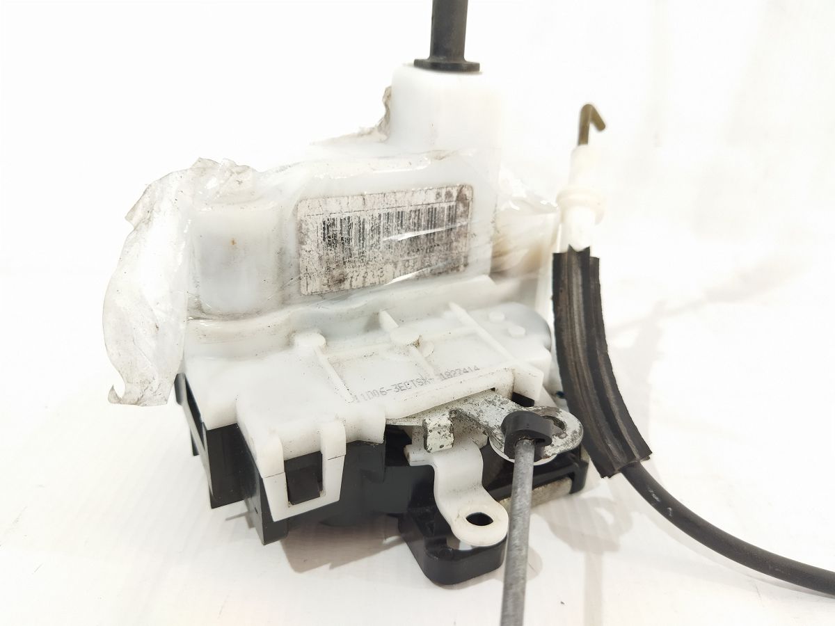 500 Замок двері передньої лівої Fiat 500 2013 68070027AB Fiat 500 2