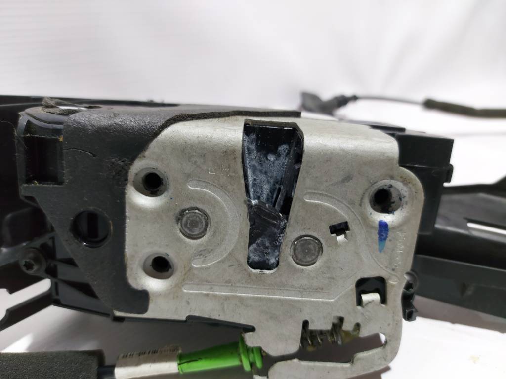 Fusion Замок дверей задньої лівої Ford Fusion 2013-2020 FT4Z5826413E Ford Fusion 22