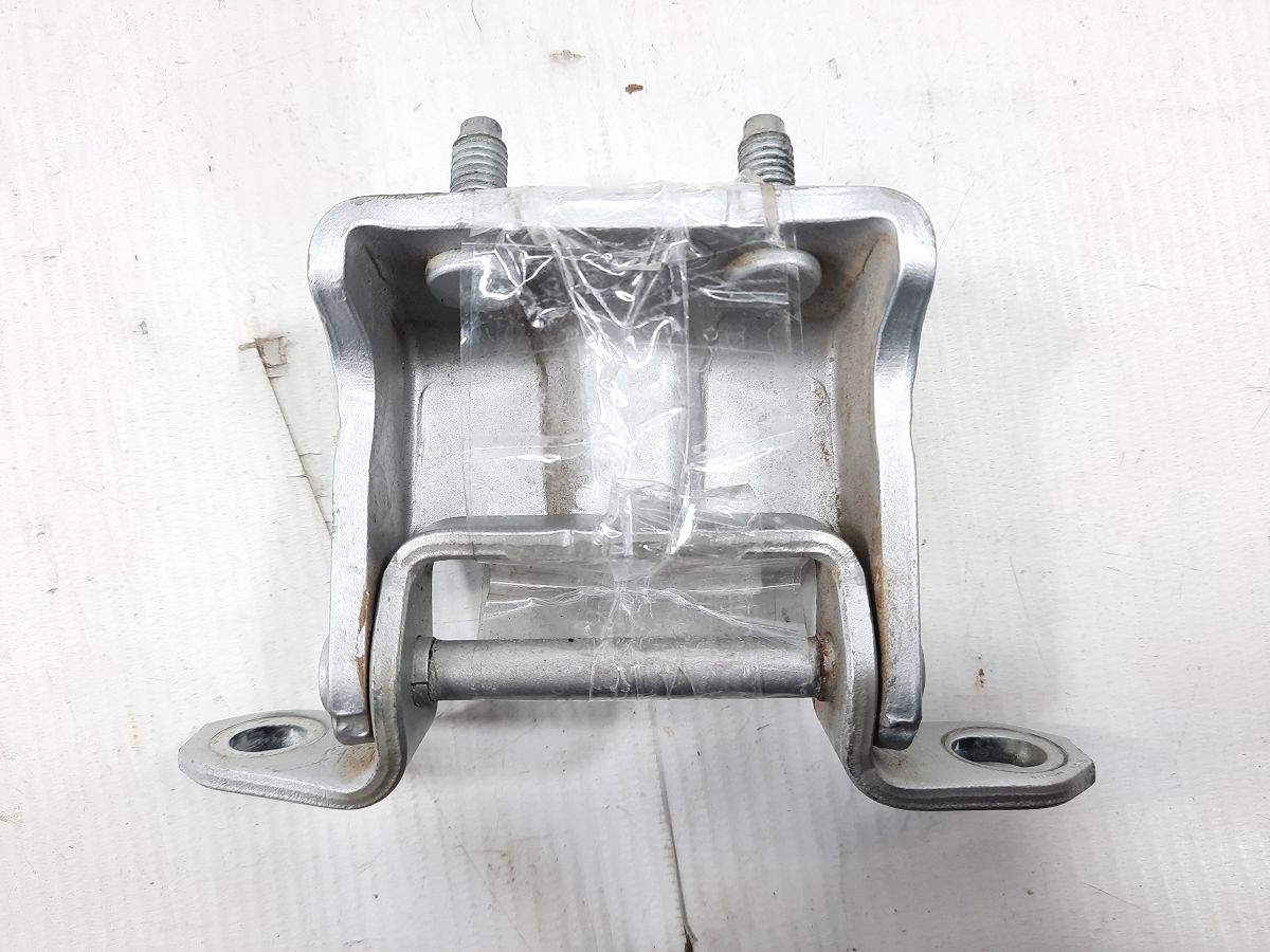 Sentra Петля двері задньої правої верхня Nissan Sentra 2013-2015 824009N00A Nissan Sentra 4