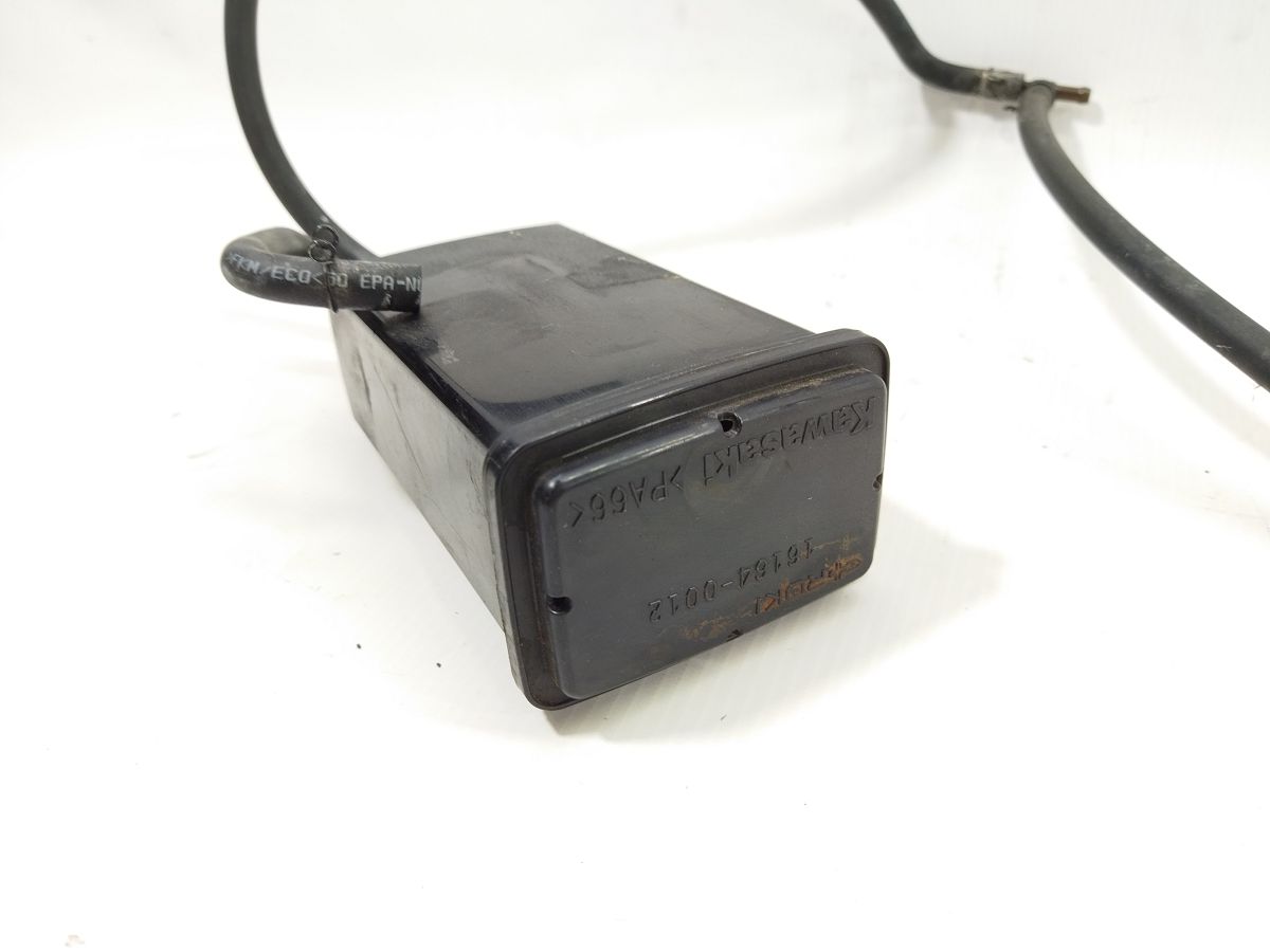 En-650d Фільтр рециркуляції парів бензину Kawasaki EN-650 D 2017 161640012 Kawasaki EN-650 D 3 En-650d Фільтр рециркуляції парів бензину Kawasaki EN-650 D 2017 161640012 Kawasaki EN-650 D 3