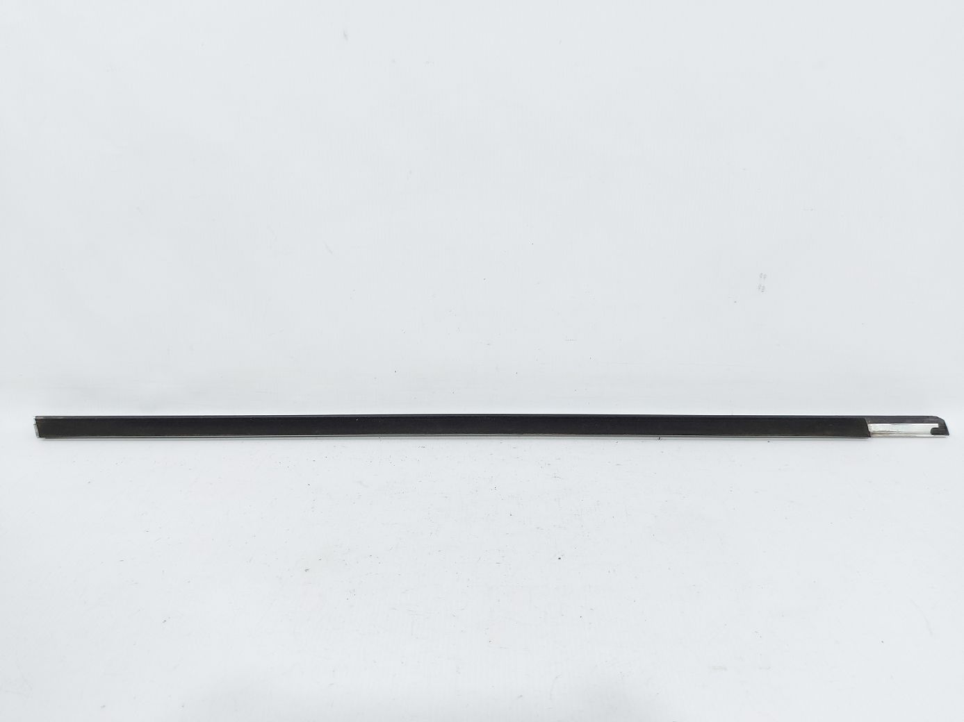 S80 Уплотнительная резинка стекла двери передней левой наружная (хром) Volvo S80 2007-2016 31349452 Volvo S80 4