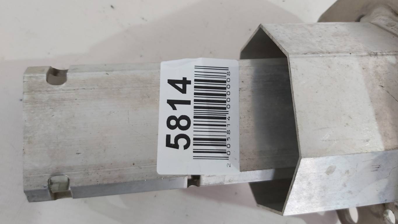 Dart Кронштейн переднього підсилювача лівий Dodge Dart 2014-2016 68187811AB Dodge Dart 24