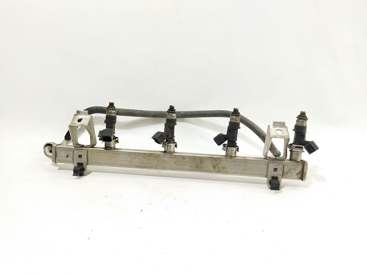 Fiesta Паливна рейка з форсунками Ford Fiesta 2013-2019 BE8Z9D280B Ford Fiesta 4