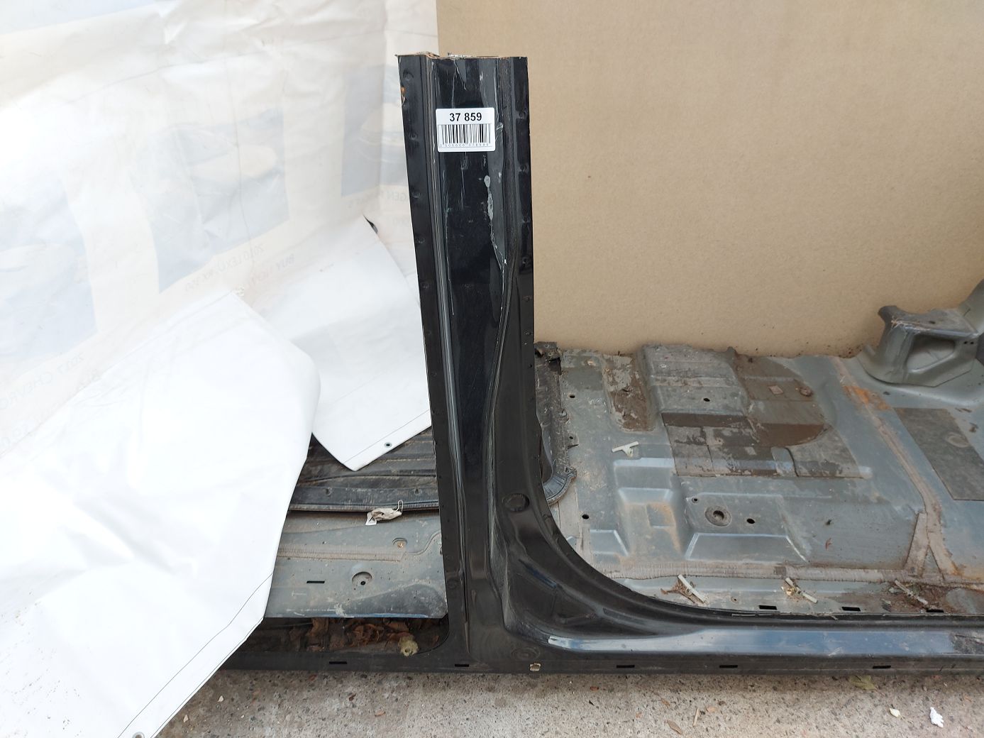 Grand caravan. Стійка центральна права (метал) Dodge Grand Caravan 2008-2020 5109490AH Dodge Grand Caravan