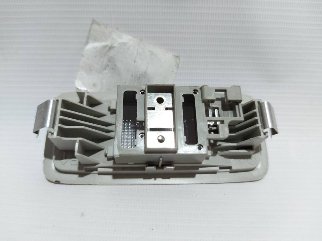 3 Плафон освещения салона задний Mazda 3 2014-2019 BHN951310A75 Mazda 3 2