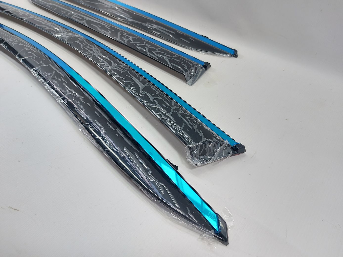 Вітровики бокового скла Дефлектори вікон Volkswagen dflc00001 Volkswagen ID.4X 3