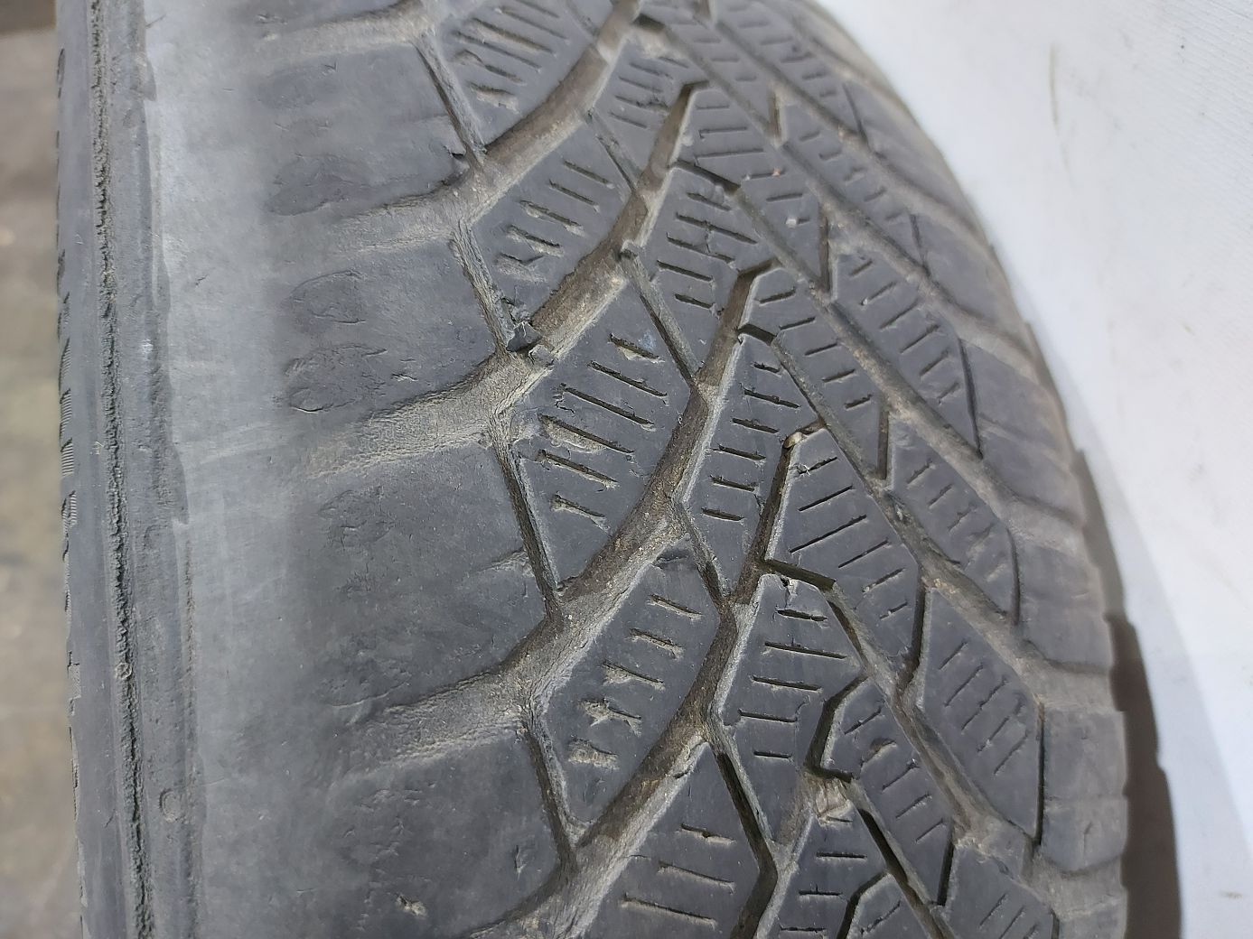 Всесезонные шины Гума Continental Conti Winter Contact 205/55R16 4