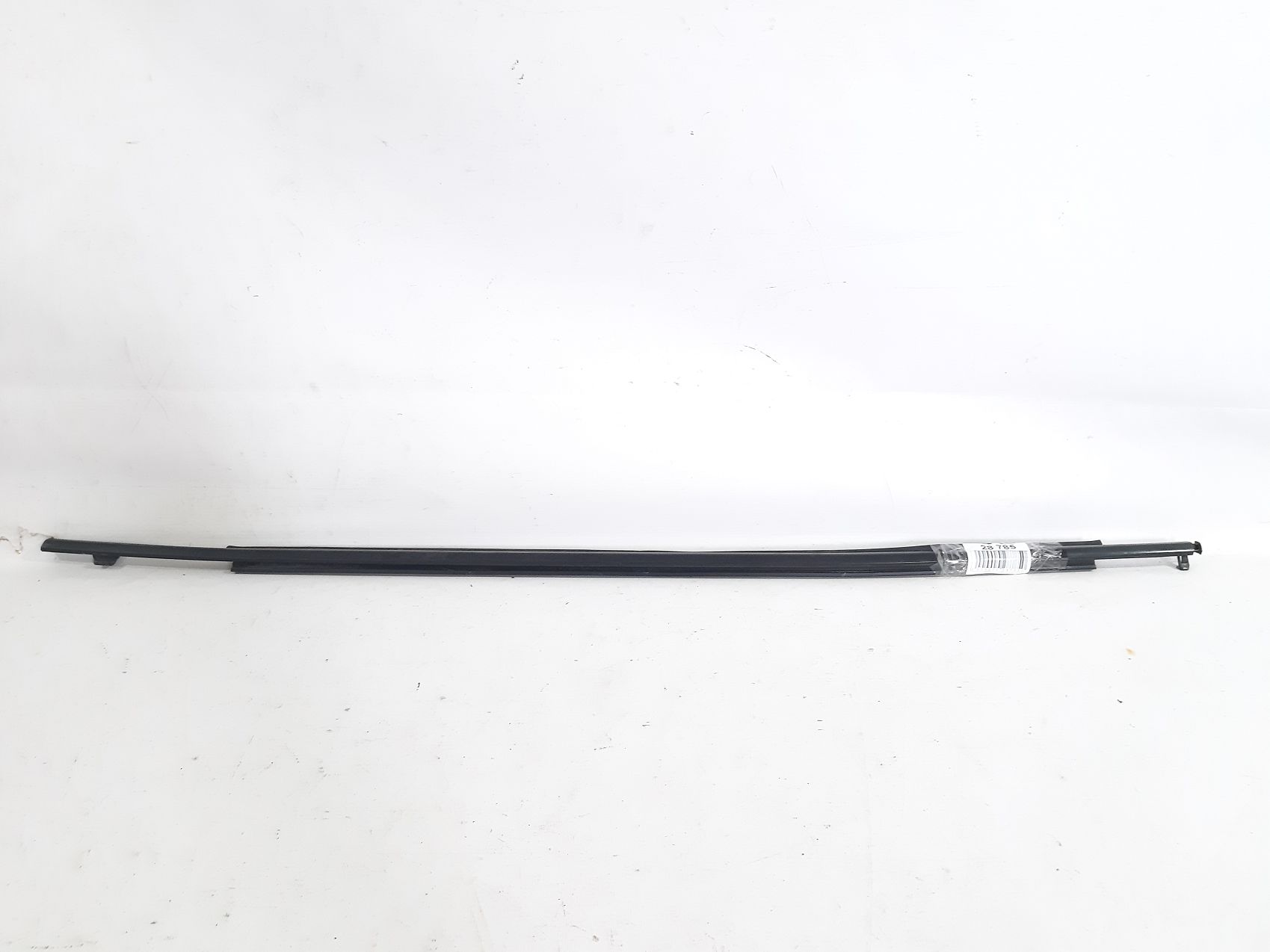 Prius v. Уплотнитель стекла (молдинг) двери передней левой наружный Toyota Prius V 2012-2017 7572047031 Toyota Prius V