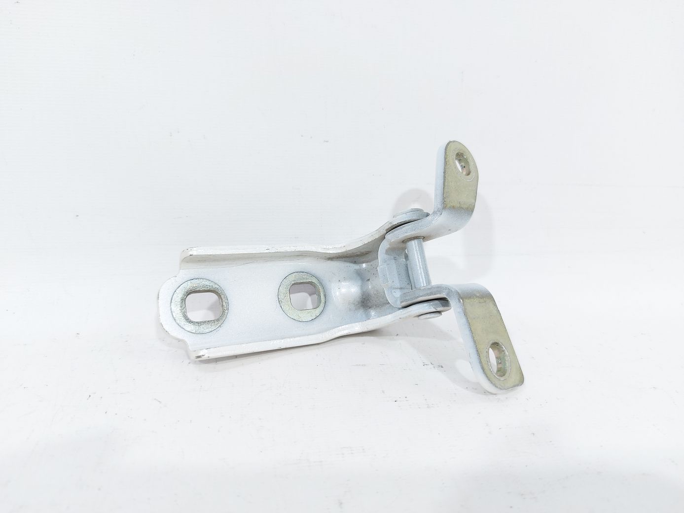 Volt Петля дверей задньої правої верхня Chevrolet Volt 2011-2015 13501714 Chevrolet Volt 3