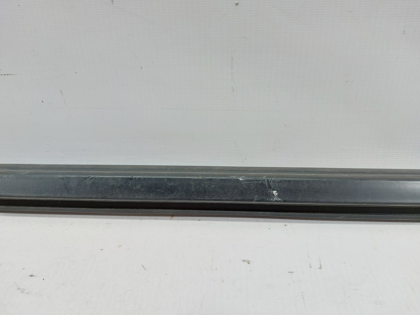 Grand caravan Ущільнювальна гумка скла двері передньої правої зовнішня Dodge Grand Caravan 2008-2020 5109806AE Dodge Grand Caravan 4