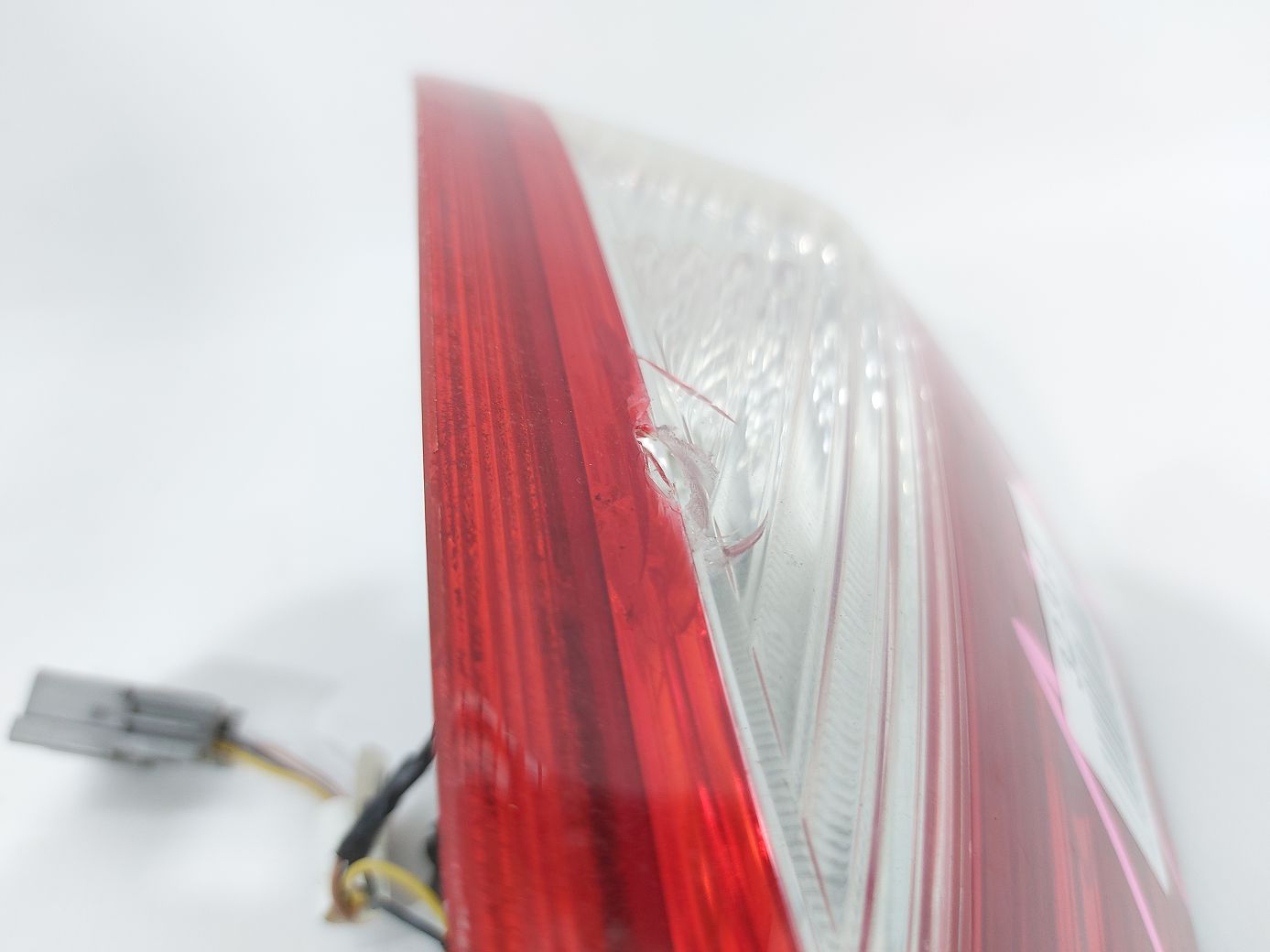 Товари з дефектами Ліхтар кришки багажника правий (дефект) Ford Fiesta sedan 2014-2019 D2BZ13404D Ford Fiesta sedan 5 Товари з дефектами Ліхтар кришки багажника правий (дефект) Ford Fiesta sedan 2014-2019 D2BZ13404D Ford Fiesta sedan 5