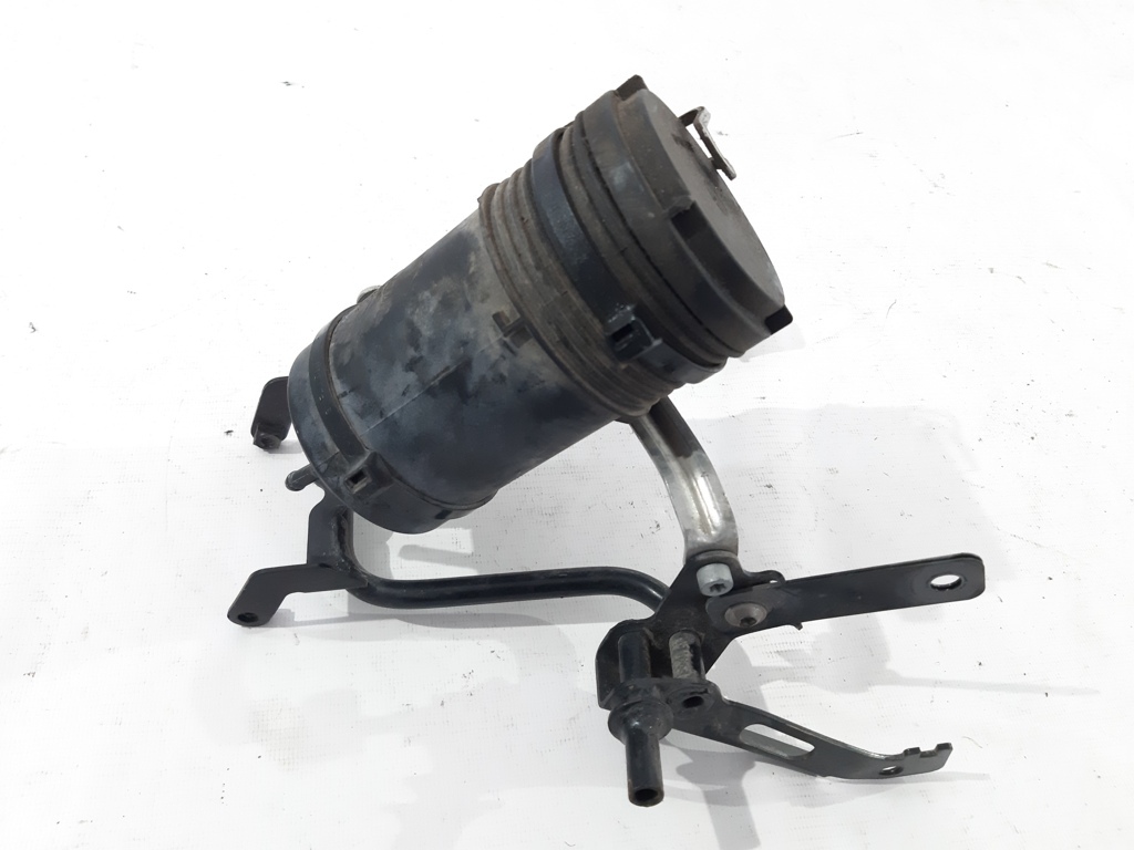 R 1200 r. Фільтр пари бензину BMW R1200 R 2011-2014 16131464924 BMW R1200 R