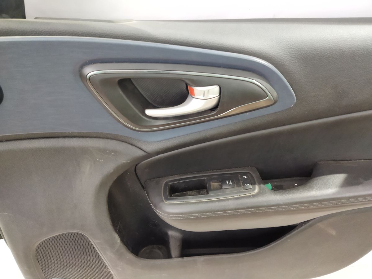 200 Двері передні права Chrysler 200 2015-2017 68248176AC Chrysler 200 14