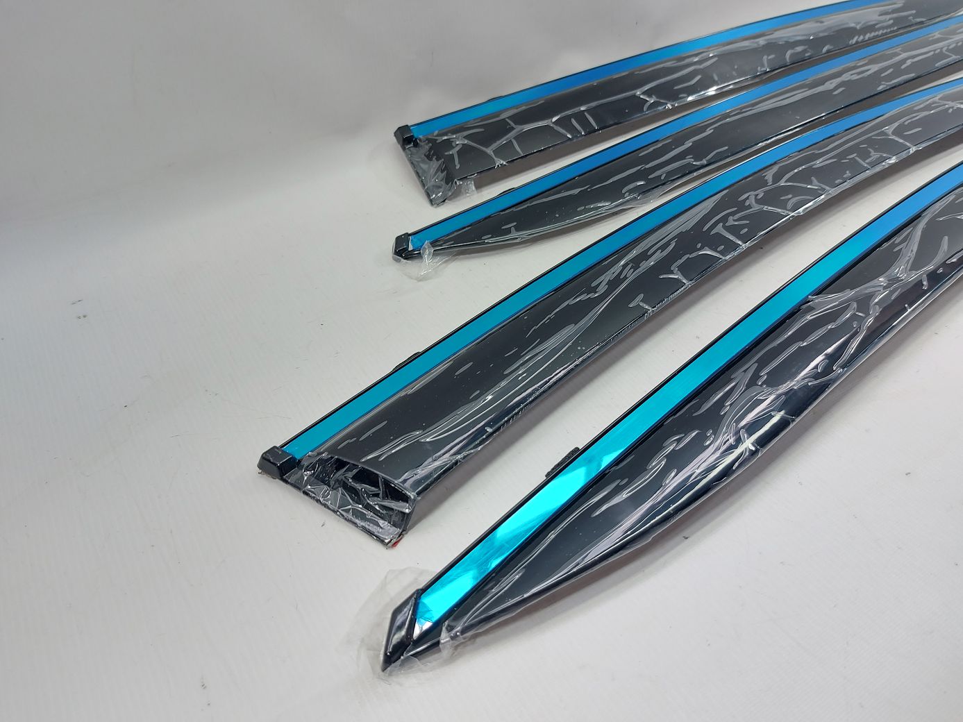 Вітровики бокового скла Дефлектори вікон Volkswagen dflc00004 Volkswagen ID.4 Crozz 4