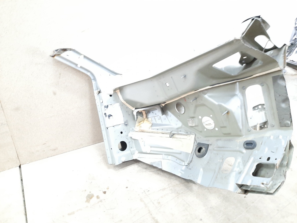 Dart Чверть передня ліва зі склянкою Dodge Dart 2013-2019 68105063AB Dodge Dart 15