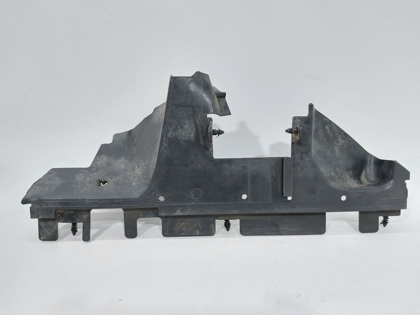 Volt Пыльник радиатора правый Chevrolet Volt 2011-2015 22870271 Chevrolet Volt 2