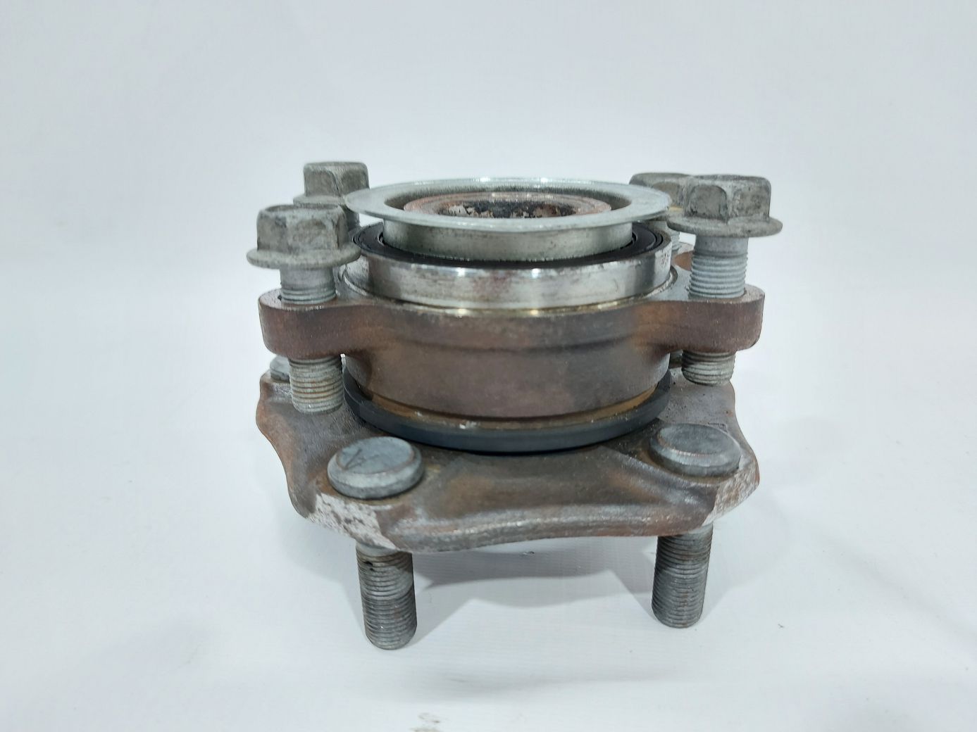 Sentra. Ступиця передня ліва/права Nissan Sentra 2017 402029SM0A Nissan Sentra