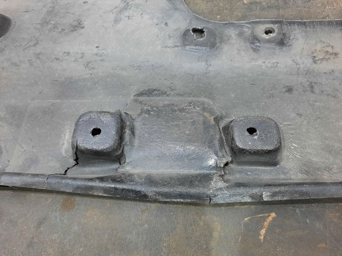 Ats Защита днища правая Cadillac ATS 2013-2019 23497849 Cadillac ATS 9