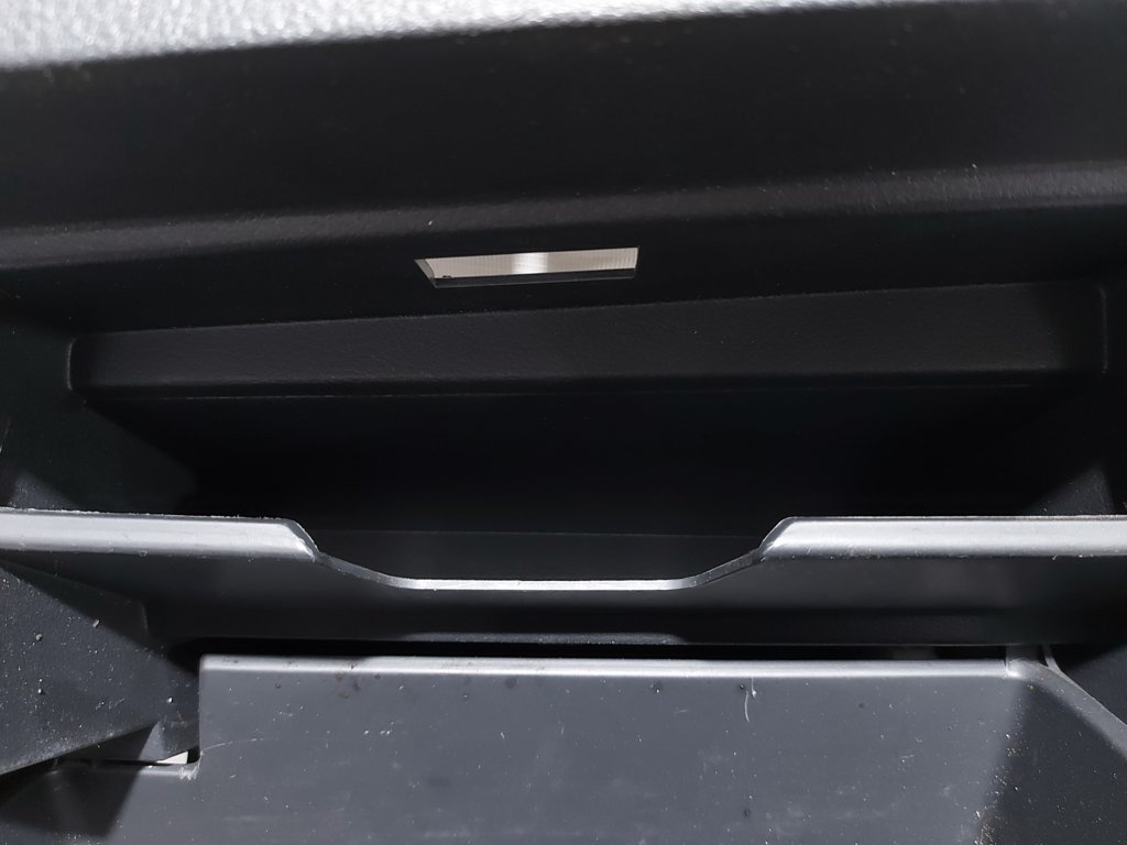 Passat s Бардачок Volkswagen Passat S 2012-2015 561857114C82V Volkswagen Passat S 10