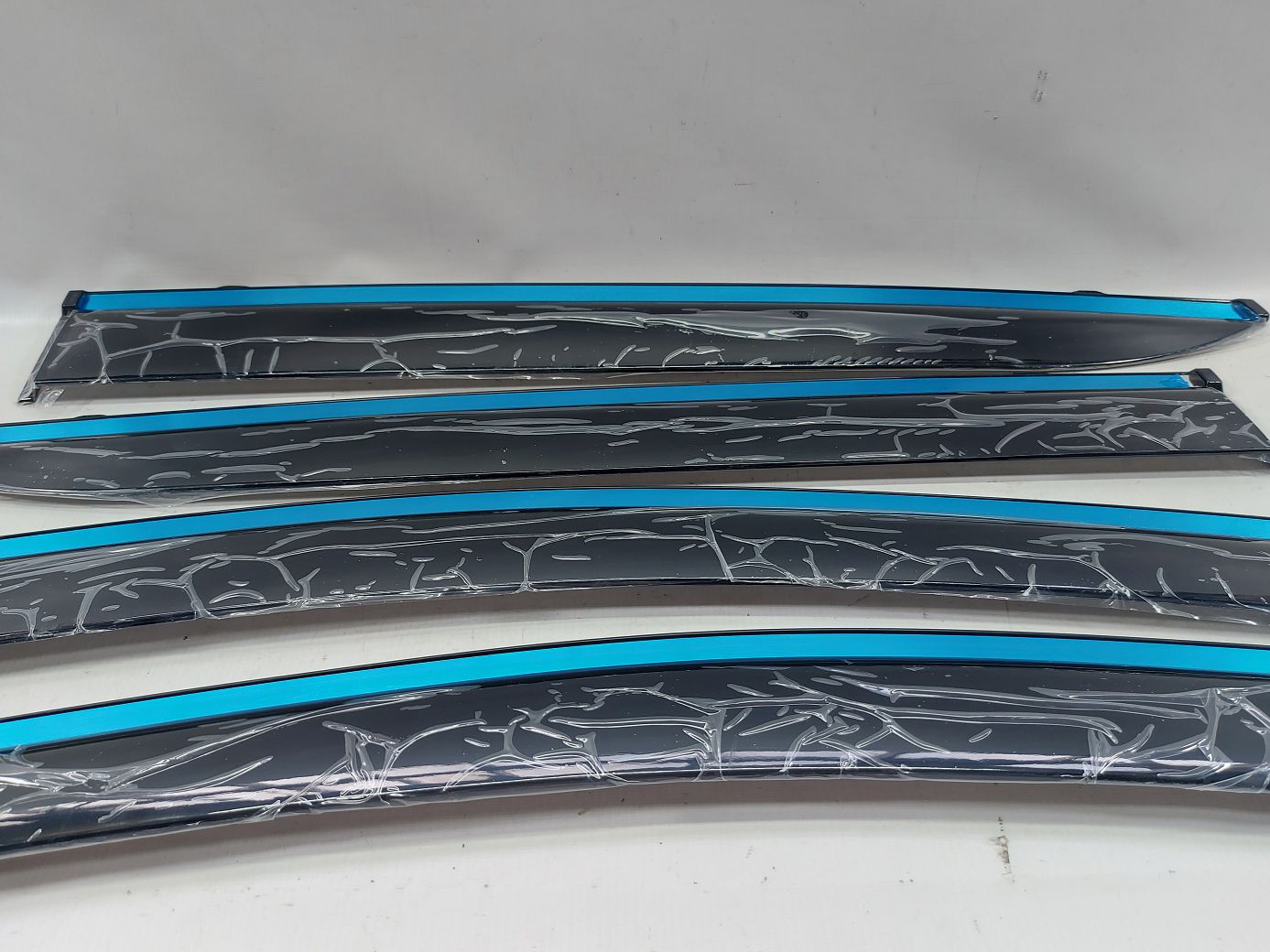 Вітровики бокового скла Дефлектори вікон Volkswagen dflc00004 Volkswagen ID.4 Crozz 3