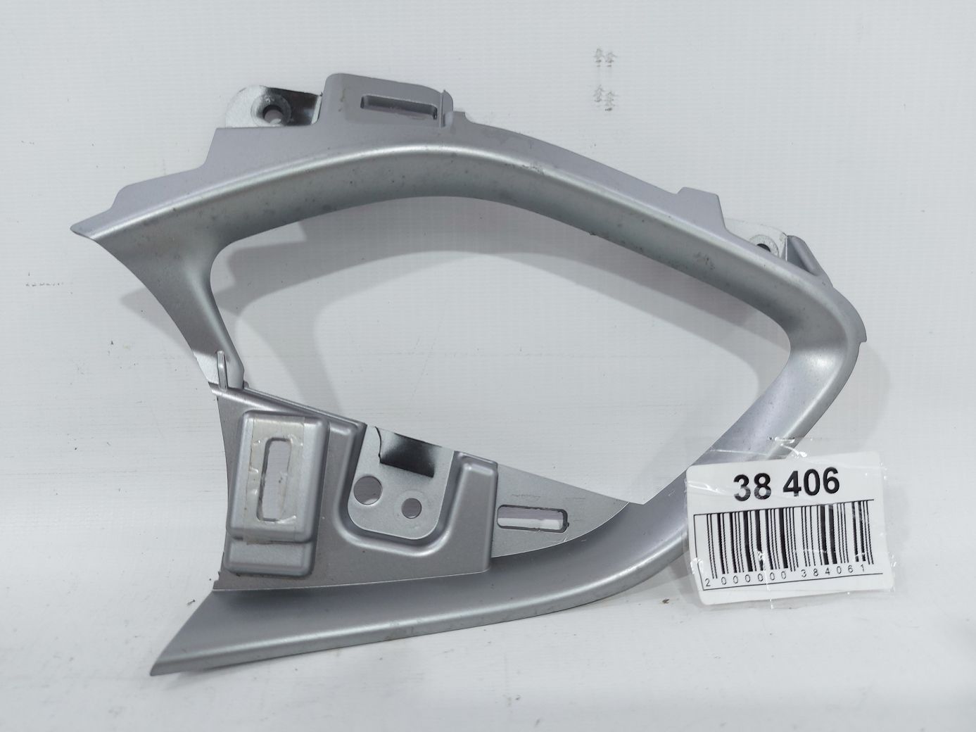 Malibu. Накладка повітропроводу торпеди ліва Chevrolet Malibu 2016-2021 23475776 Chevrolet Malibu