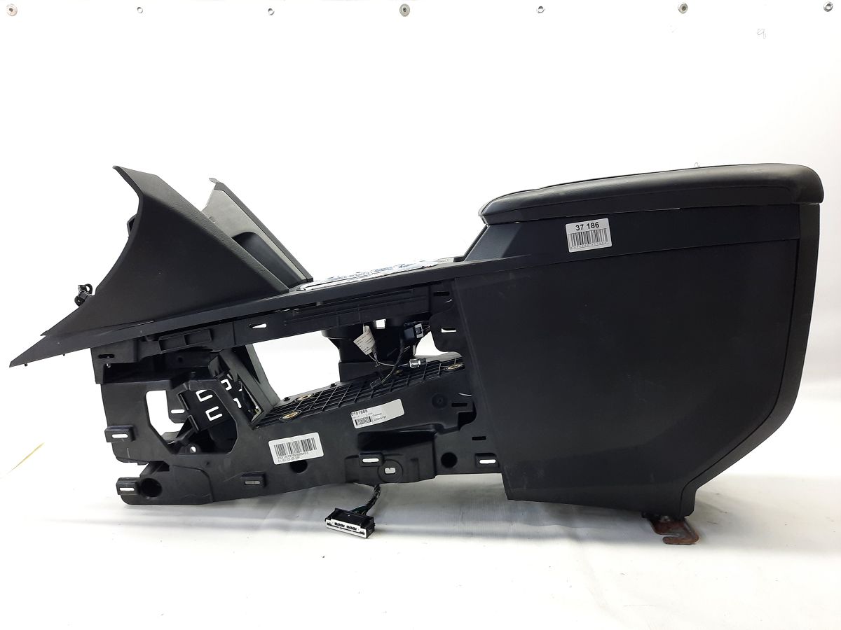 Equinox. Консоль центральна Chevrolet Equinox 2015 23216797 Chevrolet Equinox