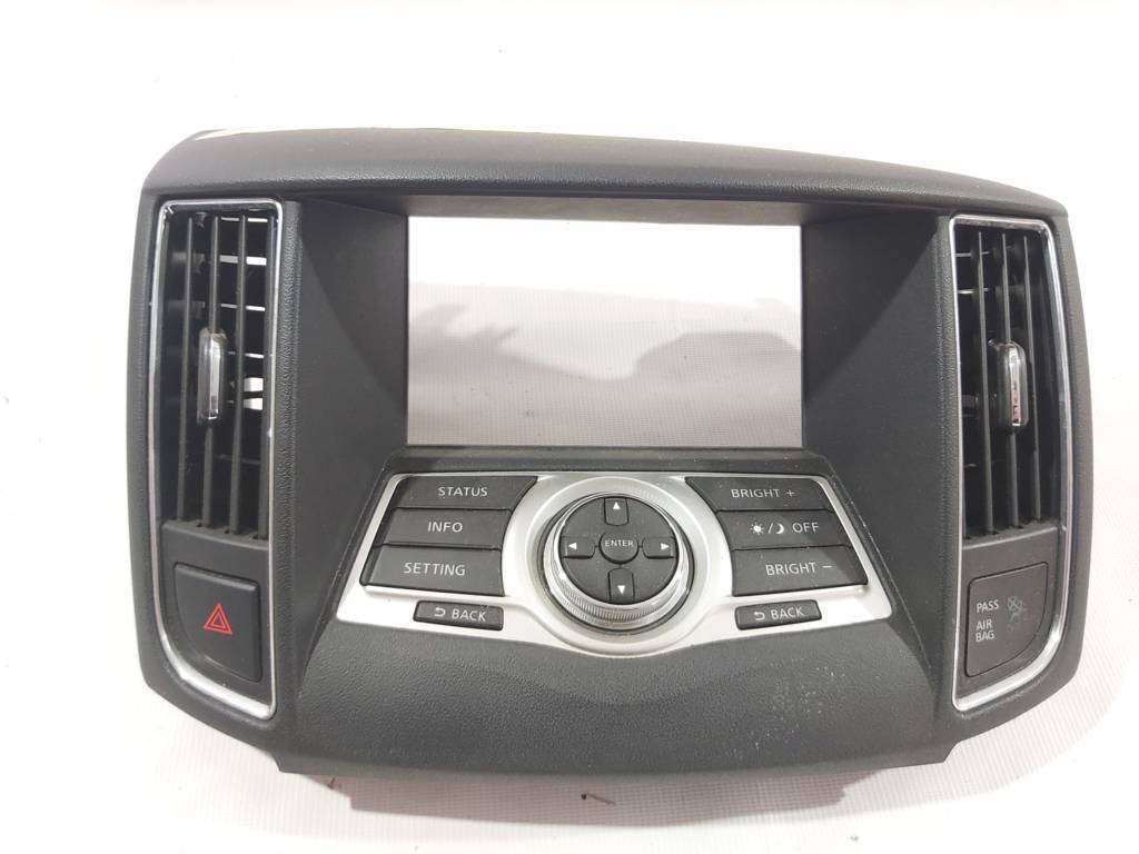 Maxima. Кнопки керування мультимедіа з повітропроводами Nissan Maxima 2009-2014 9N00A210450 Nissan Maxima