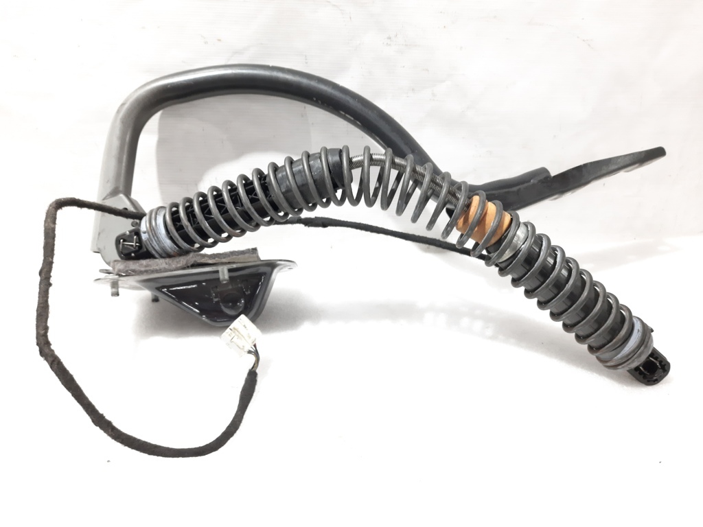 7 series. Петля кришки багажника права BMW 7 2012 41627189258 BMW 7