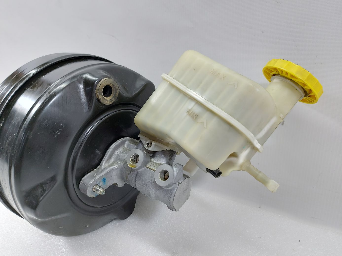 200 limited Головний гальмівний циліндр Chrysler 200 Limited 2015-2017 68211881AE Chrysler 200 Limited 2