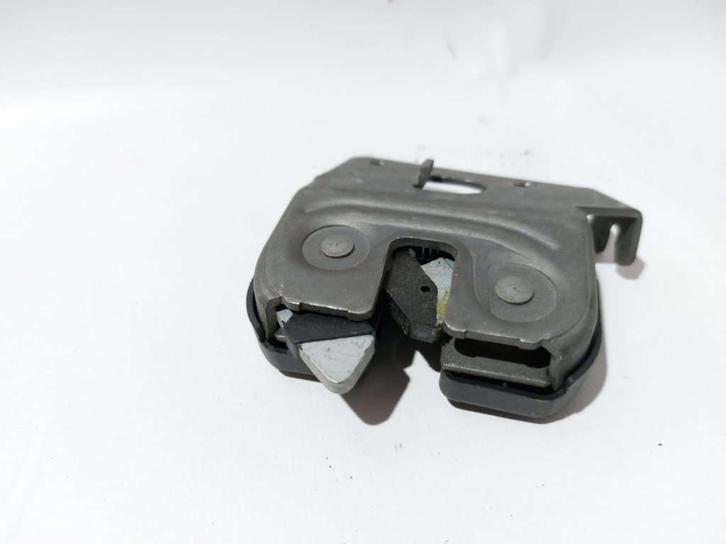 5 series Замок спинки сидінь заднього ряду правий BMW 5 series 2004-2021 52207112864 BMW 5 series 3