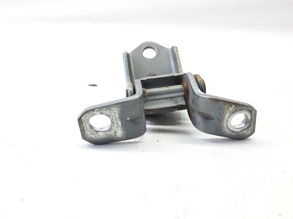5 Петля двері передньої правої нижня Mazda 5 2004-2020 F15159210C Mazda 5 5