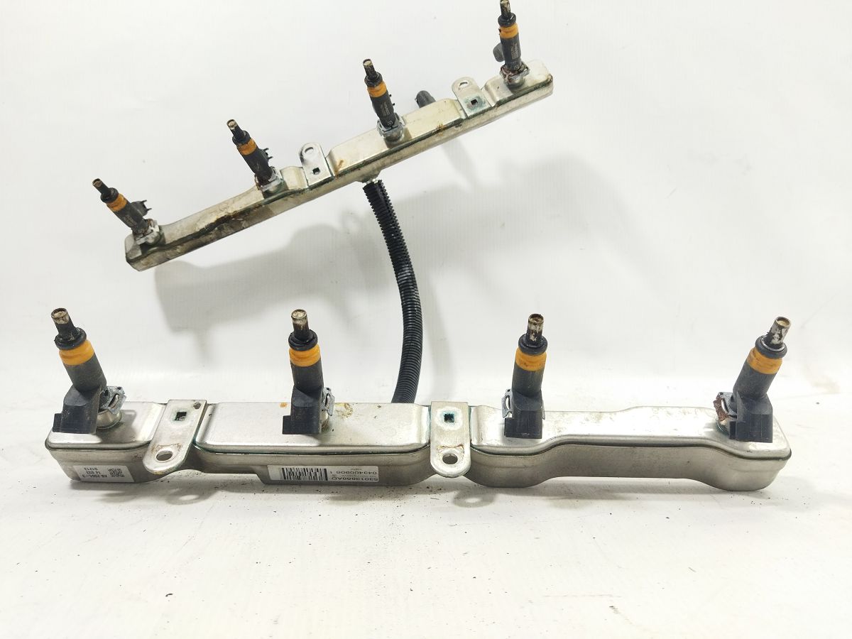 Charger Паливна рейка з форсунками Dodge Charger 2009-2023 53013888AC Dodge Charger 2