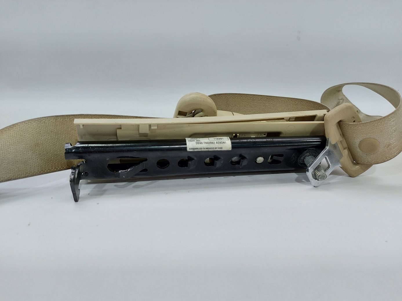 Fusion hybrid Ремень безопасности передний правый Ford Fusion Hybrid 2013-2016 DG9Z54611B08AK Ford Fusion Hybrid 4