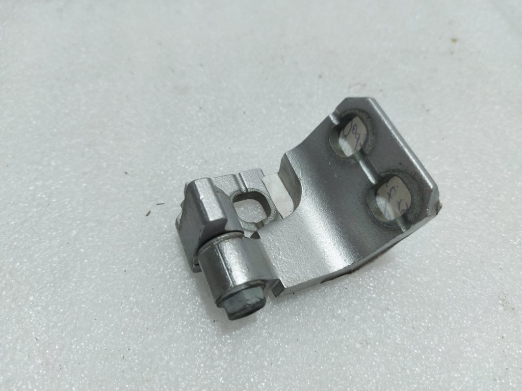 Dart Петля дверей задньої/передньої правої верхня Dodge Dart 2013-2019 68082432AE Dodge Dart 27