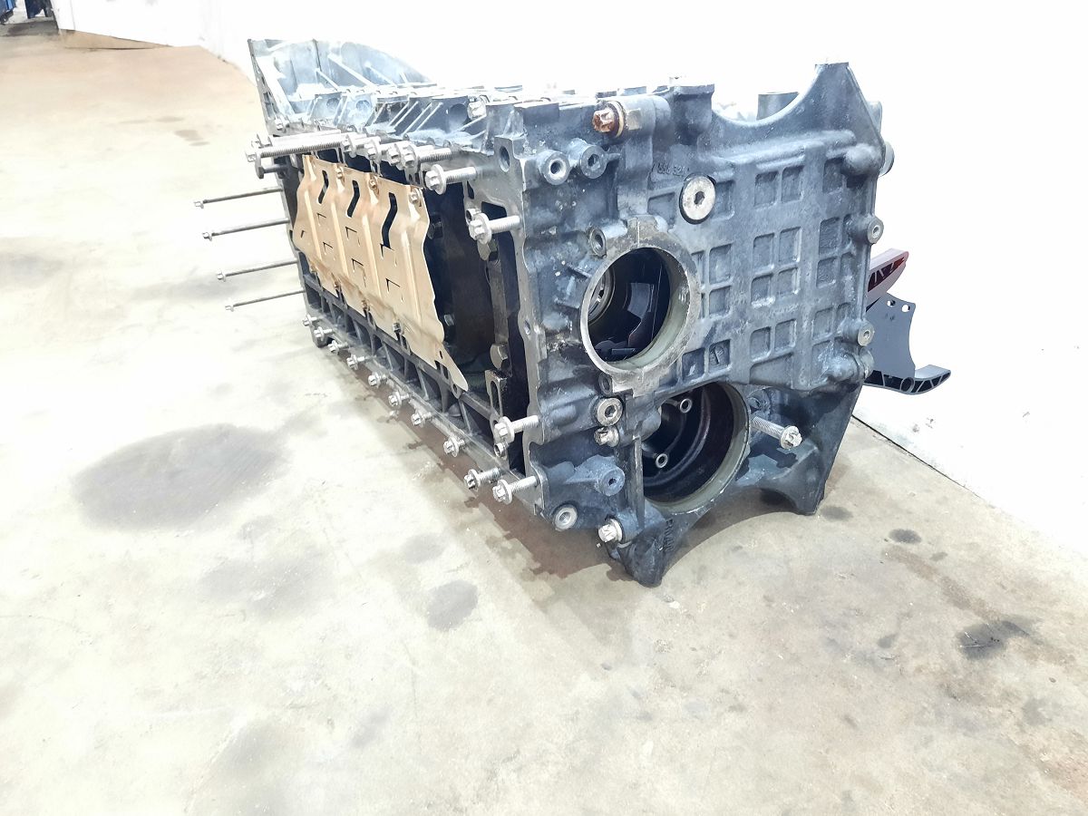 328i xdrive Блок цилиндров (дефект) BMW 328i xDrive 2007-2013 11110420714 BMW 328i xDrive 8