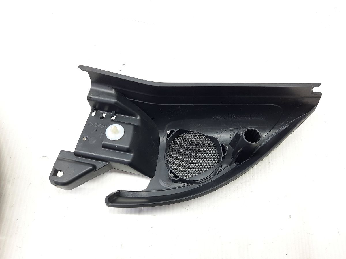 Golf Кутник внутрішній під динамік двері передньої правої Volkswagen Golf 2010-2014 5K0837974K82V Volkswagen Golf 4 Golf Кутник внутрішній під динамік двері передньої правої Volkswagen Golf 2010-2014 5K0837974K82V Volkswagen Golf 4